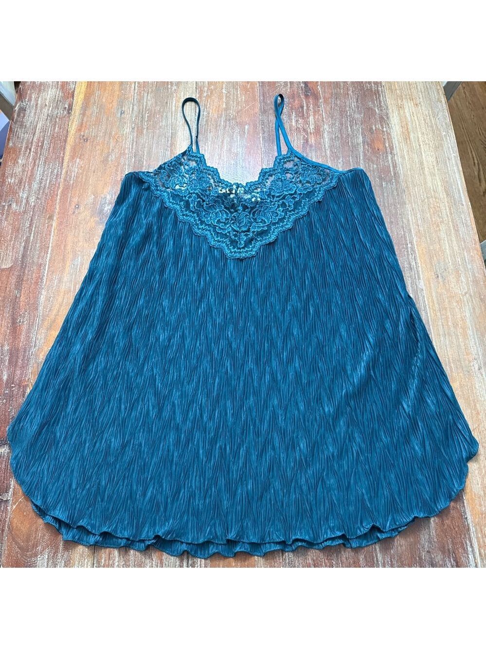 Dentelle Vintage Teal Lace Pleated Camisole Top - Large